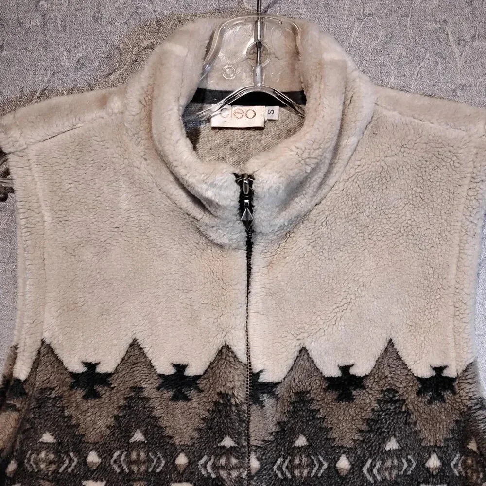 Cleo Women's Brown  and Tan Plush Sleeveless Vest in Size Small - Picture 2 of 10